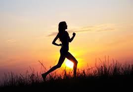 Soñar con correr o soñar estar corriendo. ¿Deseo de alcanzar tus metas rápidamente? soñar con correr