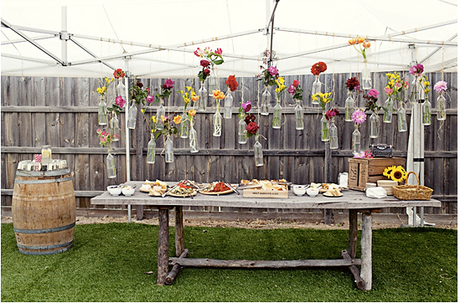 DECORAR UNA BODA CON FLORES RECICLANDO BOTELLAS DE VIDRIO DECORAR UNA BODA CON FLORES RECICLANDO BOTELLAS DE VIDRIO