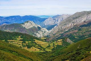 Teverga, ascensión al pico Ferreirúa, vista del valle de Teverga