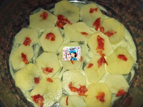 MIS PATATAS AL AJILLO CON CHORIZO Y QUESO EN MICROOND MIS PATATAS AL AJILLO CON CHORIZO Y QUESO EN MICROOND