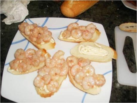 TOSTA DE GAMBAS AL AJILLO CON ALIOLI TOSTA DE GAMBAS AL AJILLO CON ALIOLI