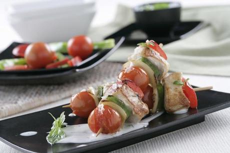 Brochetas de pavo y tomatitos cherry al yogurt Brochetas de pavo y tomatitos cherry al yogurt