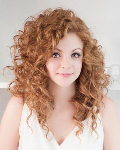 Cabello rizado: 4 puntos a tener en cuenta antes de un corte. Rizos