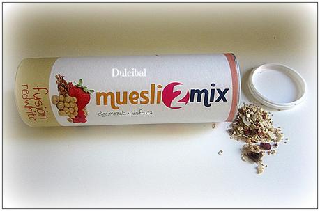 PARFAIT DE YOGUR CON MUESLI Y MORAS SILVESTRES PARFAIT DE YOGUR CON MUESLI Y MORAS SILVESTRES