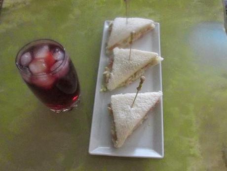 TINTO DE VERANO, CON TARTAR DE SALMÓN NORUEGO TINTO DE VERANO, CON TARTAR DE SALMÓN NORUEGO