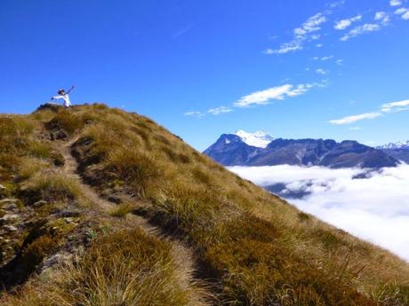 LO QUE HACE MADRUGAR LO QUE HACE MADRUGAR