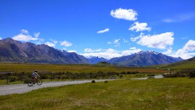 DE GRETA VALLEY A LAS LLANURAS DE ROHAN DE GRETA VALLEY A LAS LLANURAS DE ROHAN