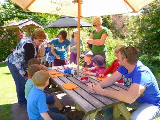 ALBAÑILES, CAFETEROS Y PINCHES ALBAÑILES, CAFETEROS Y PINCHES