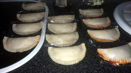 EMPANADILLAS CASERAS DE ATÚN EMPANADILLAS CASERAS DE ATÚN