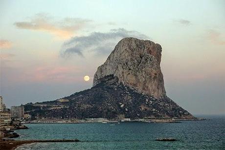 Luna resplandeciente y escaladora Luna resplandeciente y escaladora