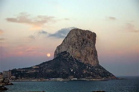 Luna resplandeciente y escaladora Luna resplandeciente y escaladora