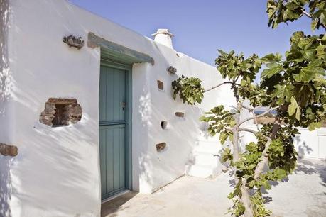 Casa griega con un toque de color Casa griega con un toque de color