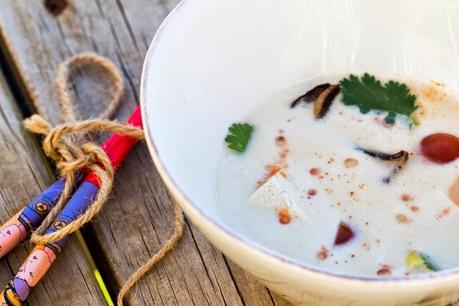 TOM KHA TOFU : SOPA TAILANDESA CON LECHE DE COCO, LEMONGRASS, JENGIBRE Y TOFU