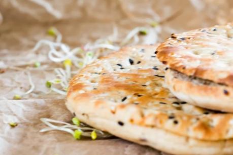 HAMBURGUESA DE REMOLACHA Y QUESO AZUL HAMBURGUESA DE REMOLACHA Y QUESO AZUL