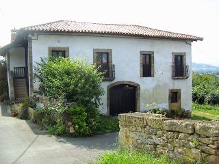 Siero, Tiñana, Casona Palacio