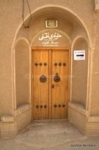 PUERTA DE ENTRADA AL NOGHLI HOUSE HOTEL EN KASHAN