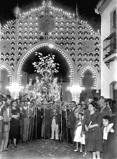 En el antiguo arco de la calle Polvillo