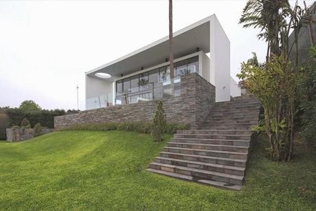 Casa Minimalista en Lima  /   Minimal House in Lima