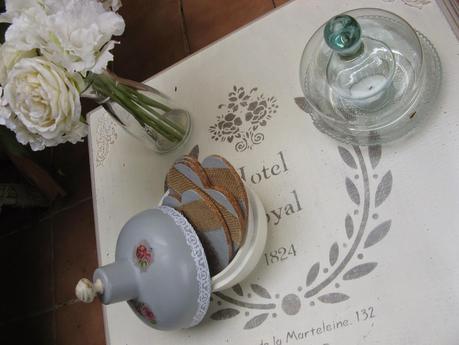 Mesita cuadrada tuneada Mesita cuadrada tuneada