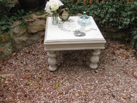 Mesita cuadrada tuneada Mesita cuadrada tuneada