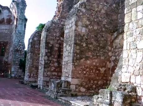 Las Dos Caras de las Ruinas de San Francisco