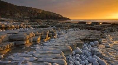 Dunraven Bay, Gales