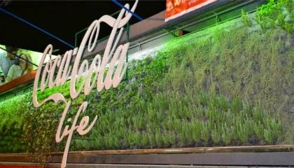 Los jardines flotantes de Coca Cola Life