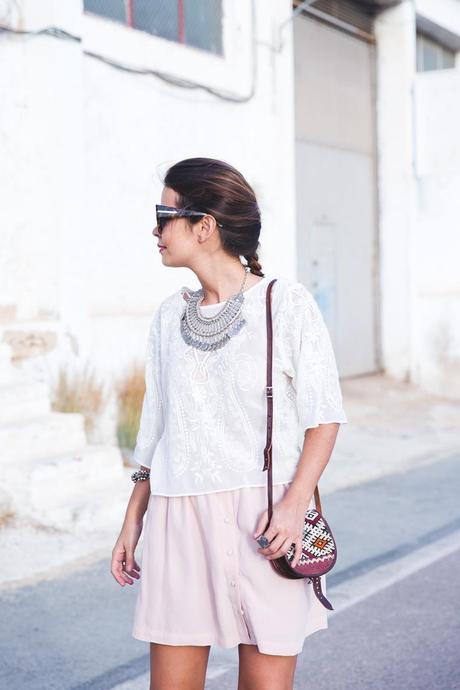 Light_Pink_Skirt-Lace_Top-Street_style-Outfit-25