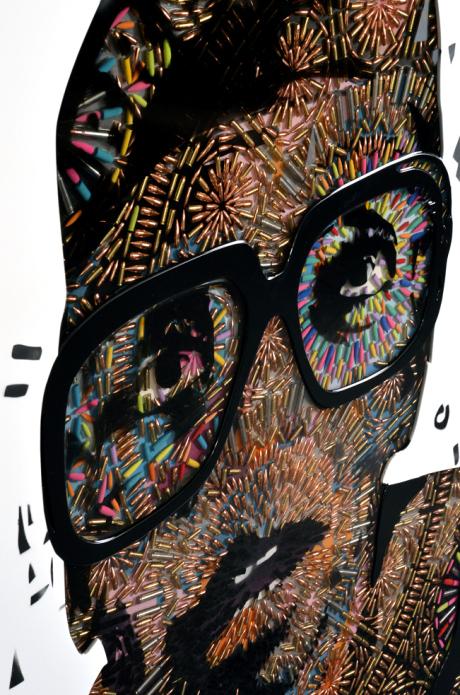 Miss Bugs y sus retratos con balas, píldoras y demás sh7bg