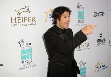 Ian Somerhalder recibe el premio Noble Globe