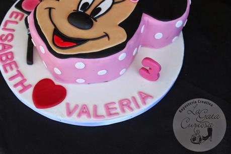 TARTA FONDANT CABEZA DE MINNIE TARTA FONDANT CABEZA DE MINNIE