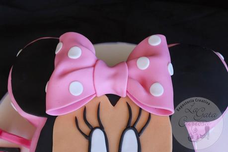 TARTA FONDANT CABEZA DE MINNIE TARTA FONDANT CABEZA DE MINNIE