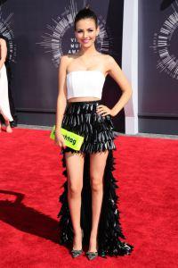 23939-victoria-justice-con-un-look-black-and-576x0-1