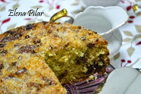 Pastel de coco y trocitos de chocolatinas variadas (KitKat, Choco Tubs...) Pastel de coco y trocitos de chocolatinas variadas (KitKat, Choco Tubs...)