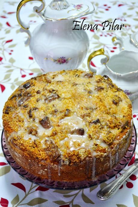 Pastel de coco y trocitos de chocolatinas variadas (KitKat, Choco Tubs...) Pastel de coco y trocitos de chocolatinas variadas (KitKat, Choco Tubs...)