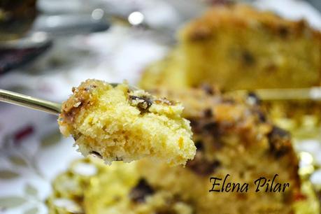 Pastel de coco y trocitos de chocolatinas variadas (KitKat, Choco Tubs...) Pastel de coco y trocitos de chocolatinas variadas (KitKat, Choco Tubs...)