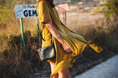 KHAKI_Dress-Trend-Snake_Sandals-36