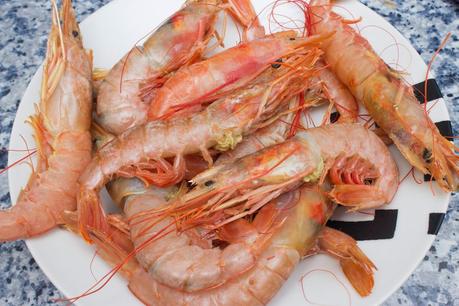 Langostinos al horno con salsa verde de cava y avellanas Langostinos al horno con salsa verde de cava y avellanas