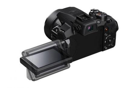 Fujifilm-finepiz-s9200-pantalla