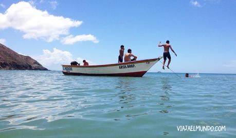 Playa Zaragoza y su quietud El día se les fue en saltar y nadar