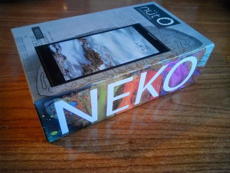 Nut neko caja vista lateral Nüt Neko hace su aparición en Liberaris