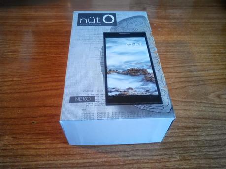 Nut neko caja frontal Nüt Neko hace su aparición en Liberaris