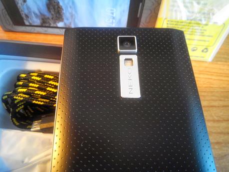 Nut neko detalle de la camara Nüt Neko hace su aparición en Liberaris