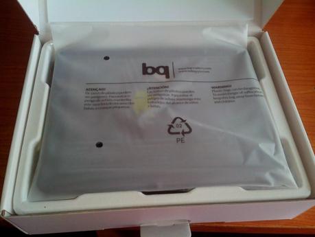 Tablet BQ Curie 2 quadcore interior caja con tablet Tablet BQ Curie 2 quadcore interior caja con tablet