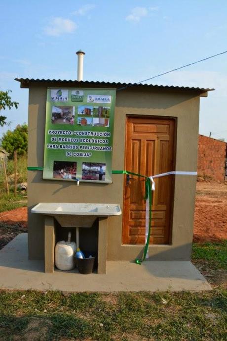 BARRIOS PERIURBANOS DE COBIJA RECIBEN MÓDULOS SANITARIOS ECOLÓGICOS