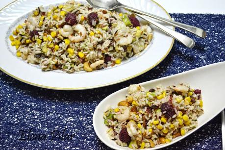 Ensalada de arroz tricolor (con pasas, anacardos, aguacate, gambas y ¡¡frambuesas!! Ensalada de arroz tricolor (con pasas, anacardos, aguacate, gambas y ¡¡frambuesas!!