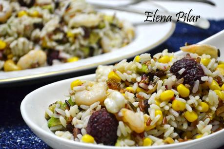 Ensalada de arroz tricolor (con pasas, anacardos, aguacate, gambas y ¡¡frambuesas!! Ensalada de arroz tricolor (con pasas, anacardos, aguacate, gambas y ¡¡frambuesas!!