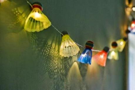 DIY: TRES GUIRNALDAS DE LUZ CON PELOTAS DE PING-PONG