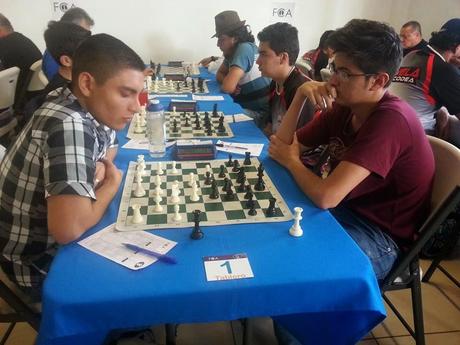 Trabajando en ajedrez, en marcha ronda 6 del Festival Korchnoi