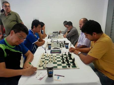 Trabajando en ajedrez, en marcha ronda 6 del Festival Korchnoi